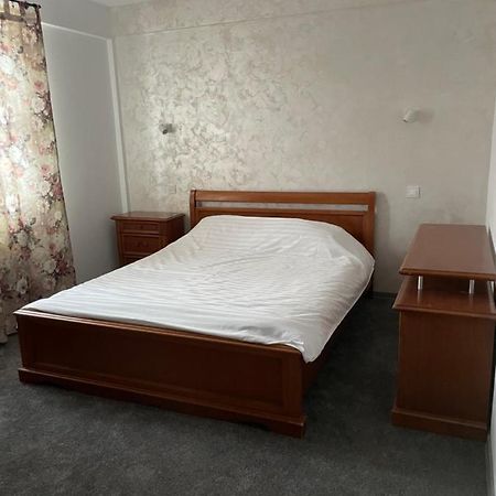 דירות סוסאבה Eroilor Apartament מראה חיצוני תמונה