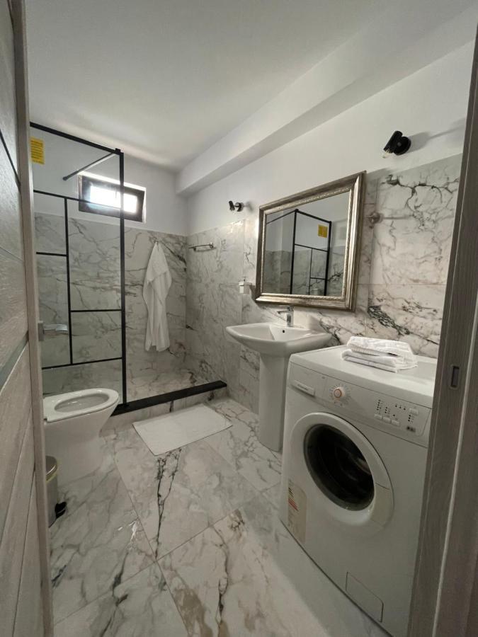 דירות סוסאבה Eroilor Apartament מראה חיצוני תמונה